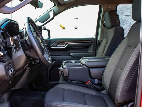 Used 2024 Chevrolet Silverado 1500 LT image 30