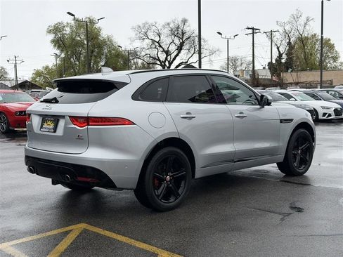 Used 2017 Jaguar F-PACE S image 7