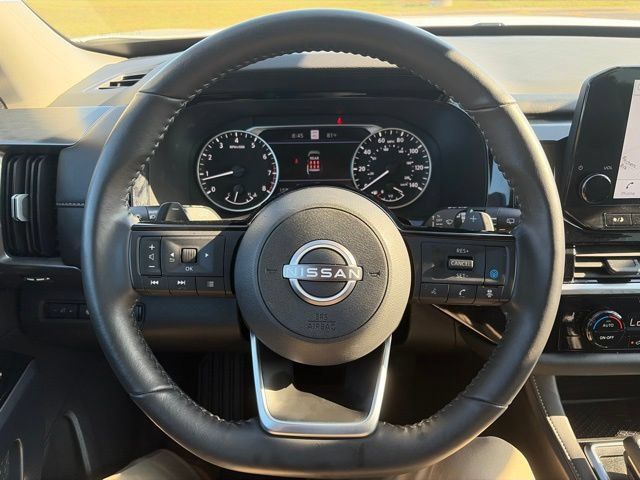 Used 2025 Nissan Pathfinder SL FWD image 22