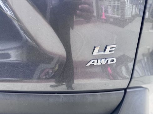Used 2019 Toyota RAV4 LE AWD/4WD image 9
