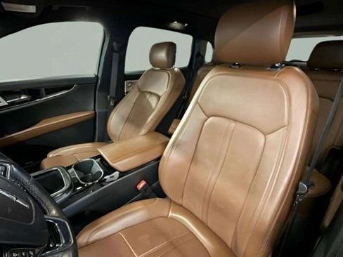 Used 2023 Lincoln Nautilus Reserve w/ Equipment Group 202A image 17