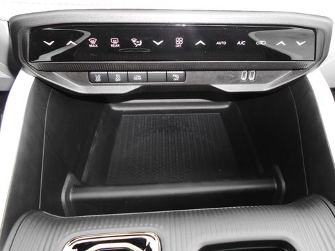 New 2026 Jeep Cherokee Limited AWD/4WD image 22