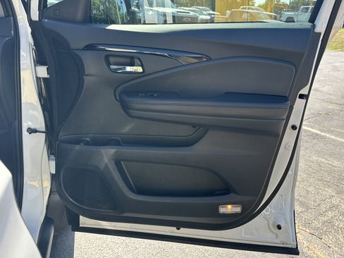 Used 2022 Honda Pilot Touring image 15