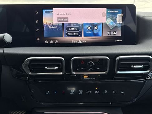 Used 2026 Nissan Sentra SV w/ SV Convenience Package FWD image 16