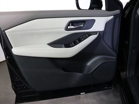 Used 2023 Nissan Rogue SV w/ SV Premium B Package FWD image 22