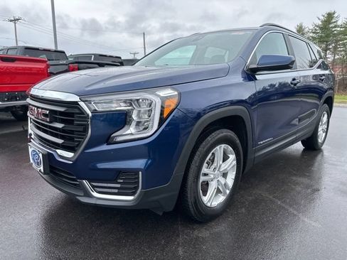 Used 2023 GMC Terrain SLE w/ Driver Convenience Package AWD/4WD image 2