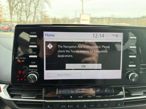 Used 2021 Toyota Sienna XLE FWD image 26