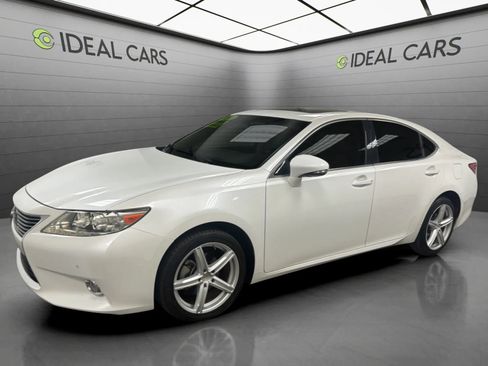 Used 2014 Lexus ES 350 w/ Luxury Package FWD image 1