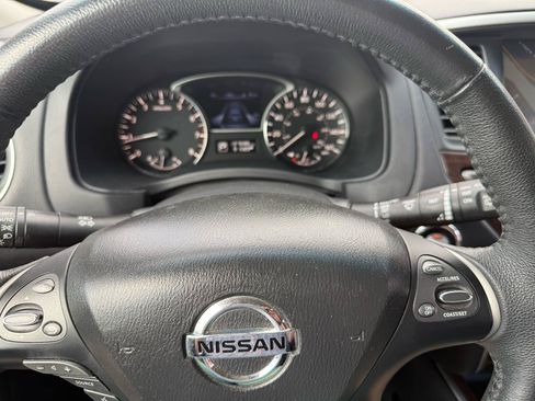 Used 2015 Nissan Pathfinder Platinum w/ Family Entertainment Package AWD/4WD image 15