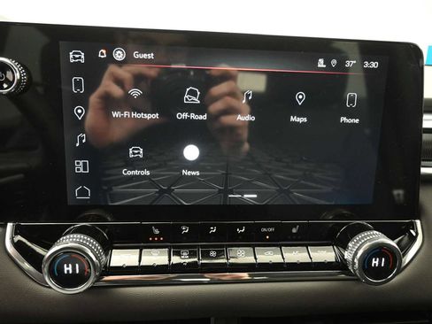 New 2026 GMC Canyon Elevation w/ Convenience Package image 17