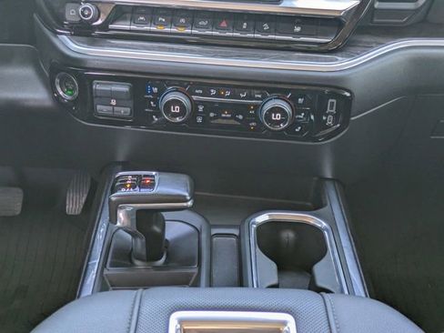Used 2022 Chevrolet Silverado 1500 LTZ w/ LTZ Premium Package AWD/4WD image 20