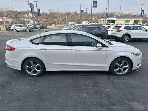 Used 2013 Ford Fusion SE image 4