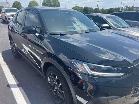 Used 2025 Honda HR-V Sport image 3