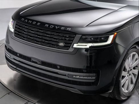 New 2026 Land Rover Range Rover SE image 9