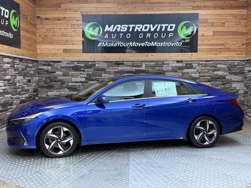 Used 2023 Hyundai Elantra Limited w/ Cargo Package FWD image 19