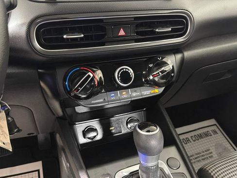 Used 2022 Hyundai Kona SE FWD image 22