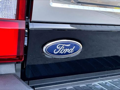 Used 2025 Ford F250 Platinum w/ Platinum Plus Package image 30