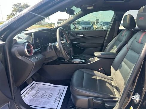 Used 2024 Chevrolet Trax RS w/ Sunroof Package FWD image 30