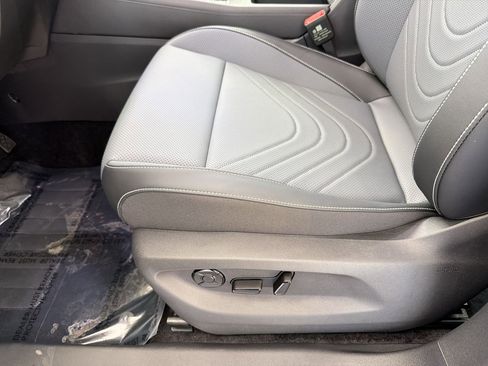 New 2026 Volkswagen Tiguan SE image 14