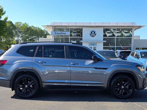 Certified 2023 Volkswagen Atlas SEL R-Line AWD/4WD image 6