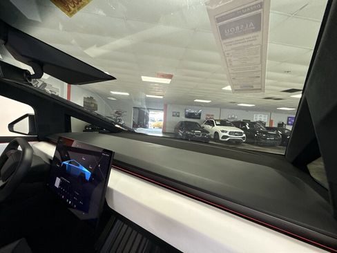 Used 2024 Tesla Cybertruck AWD Crew Cab image 22