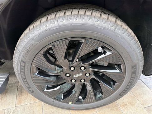 New 2026 Lincoln Navigator Reserve AWD/4WD image 31