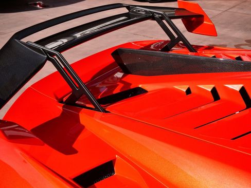 Used 2022 Lamborghini Huracan STO image 12