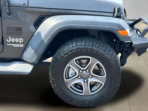 Used 2018 Jeep Wrangler Sport AWD/4WD image 32