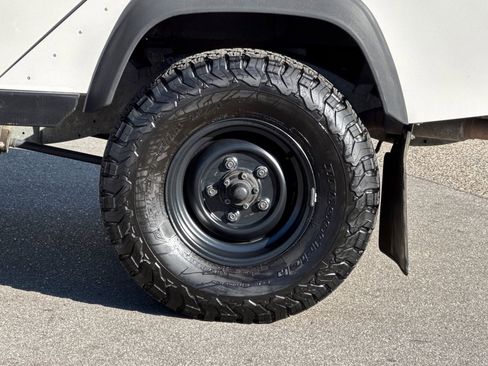 Used 1993 Land Rover Defender 110 image 43