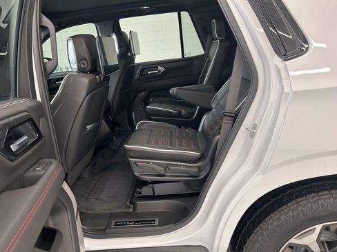 Used 2025 GMC Yukon AT4 Ultimate w/ LPO, Floor Liner Package image 39