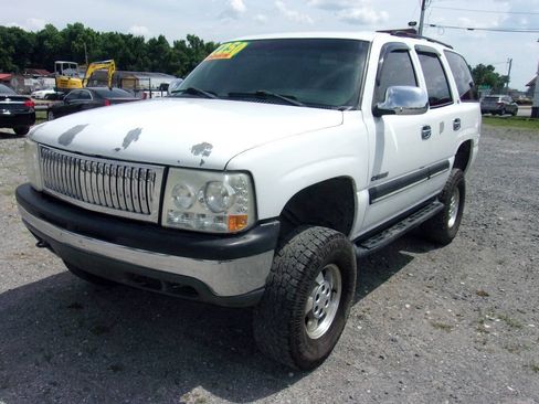 Used 2002 Chevrolet Tahoe LS RWD image 3