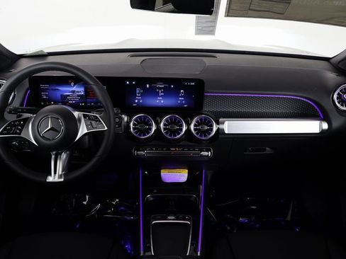 New 2026 Mercedes-Benz GLB 250 image 4