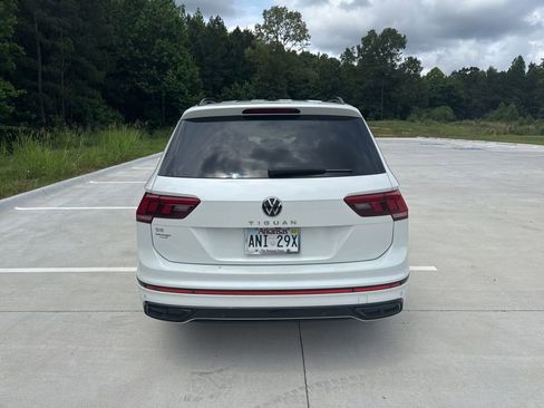 Used 2022 Volkswagen Tiguan SE R-Line FWD image 6