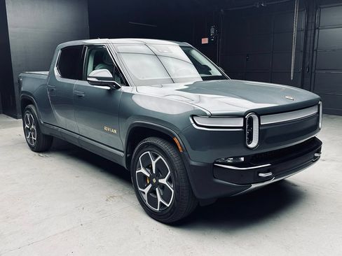 Used 2022 Rivian R1T Adventure AWD/4WD image 9