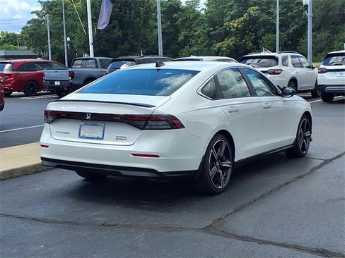 Used 2025 Honda Accord Sport image 3