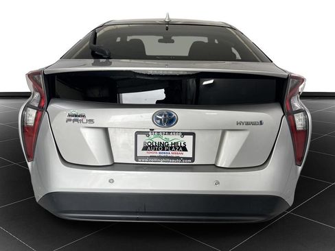 Used 2017 Toyota Prius Two w/ Prius Two Safety Plus Package FWD image 4
