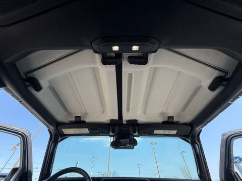 Used 2024 Jeep Gladiator Mojave w/ Convenience Group image 34