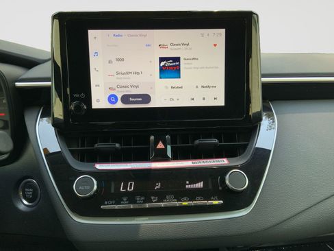 Used 2023 Toyota Corolla LE w/ LE Convenience Package FWD image 21