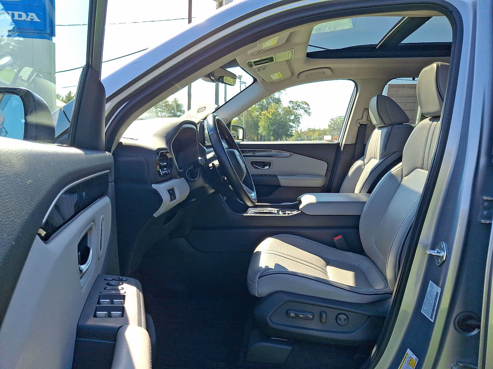 Certified 2023 Honda Pilot Elite image 13