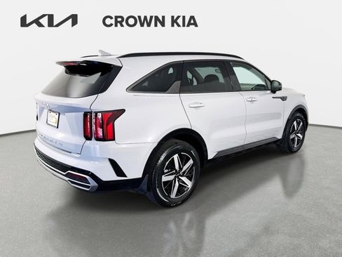 Certified 2022 Kia Sorento EX w/ Panoramic Sunroof Package FWD image 5
