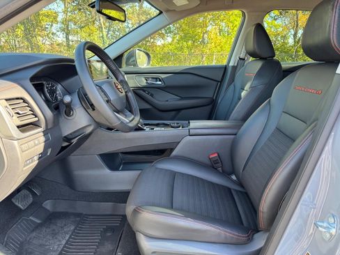 Used 2025 Nissan Rogue SV w/ Rock Creek Premium Package image 18