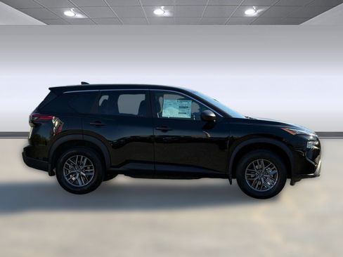 Used 2026 Nissan Rogue S FWD image 11
