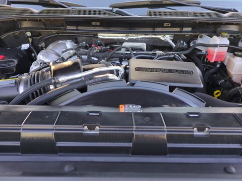 Used 2025 GMC Sierra 2500 AT4 w/ Technology Package image 22