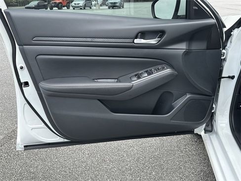 New 2025 Nissan Altima 2.5 SV w/ SV Premium Package image 11