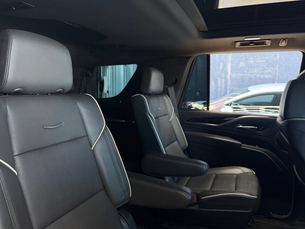 Used 2022 Cadillac Escalade Sport w/ Touring Package AWD/4WD image 32