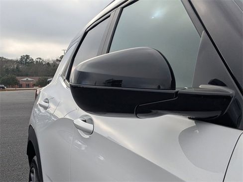 Certified 2024 Chevrolet TrailBlazer RS w/ Driver Confidence Package image 11