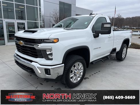 Used 2024 Chevrolet Silverado 2500 LT w/ Convenience Package image 1
