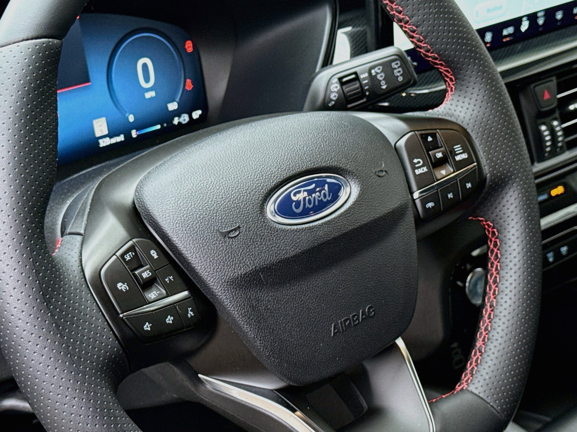Used 2025 Ford Escape ST-Line Select w/ Tech Pack #2 AWD/4WD image 12