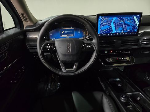 New 2026 Lincoln Corsair Premiere image 21