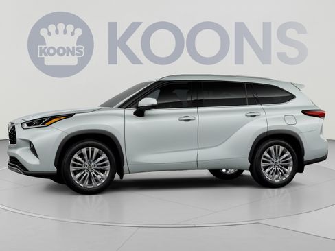 New 2026 Toyota Highlander Platinum AWD/4WD image 4
